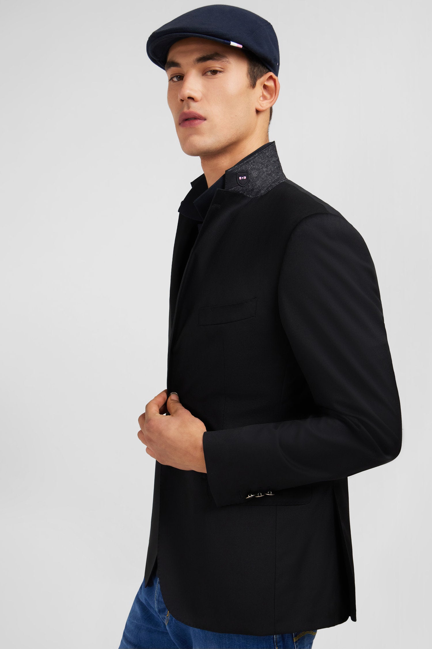 Slim fit black 100% wool blazer