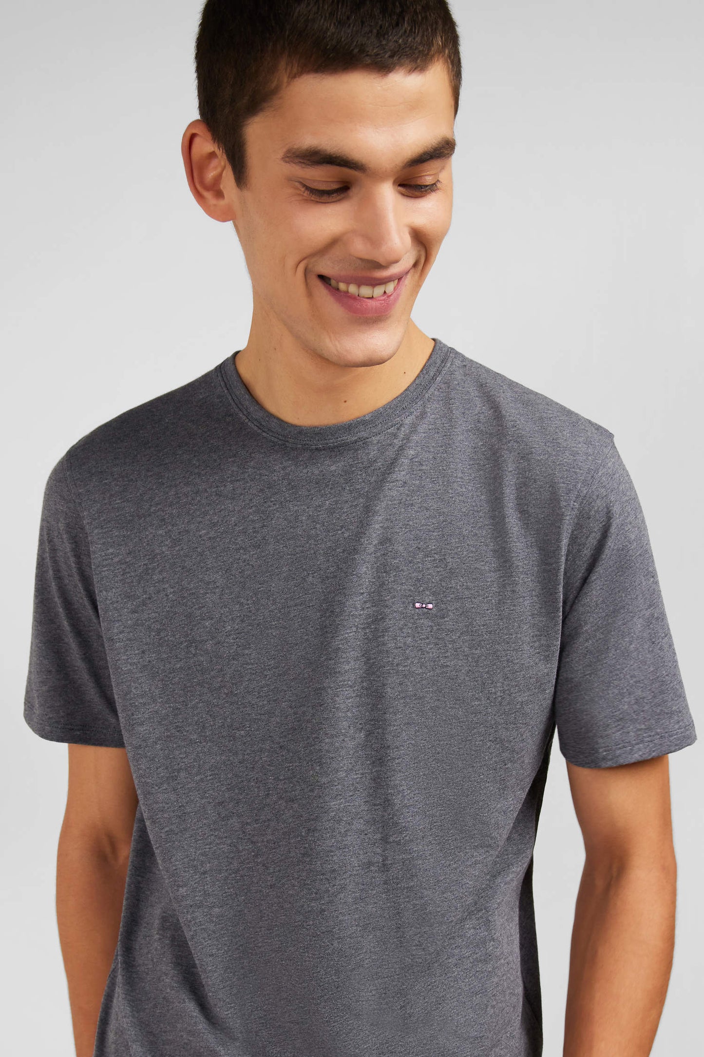 T-shirt gris col rond à manches courtes - Image 4