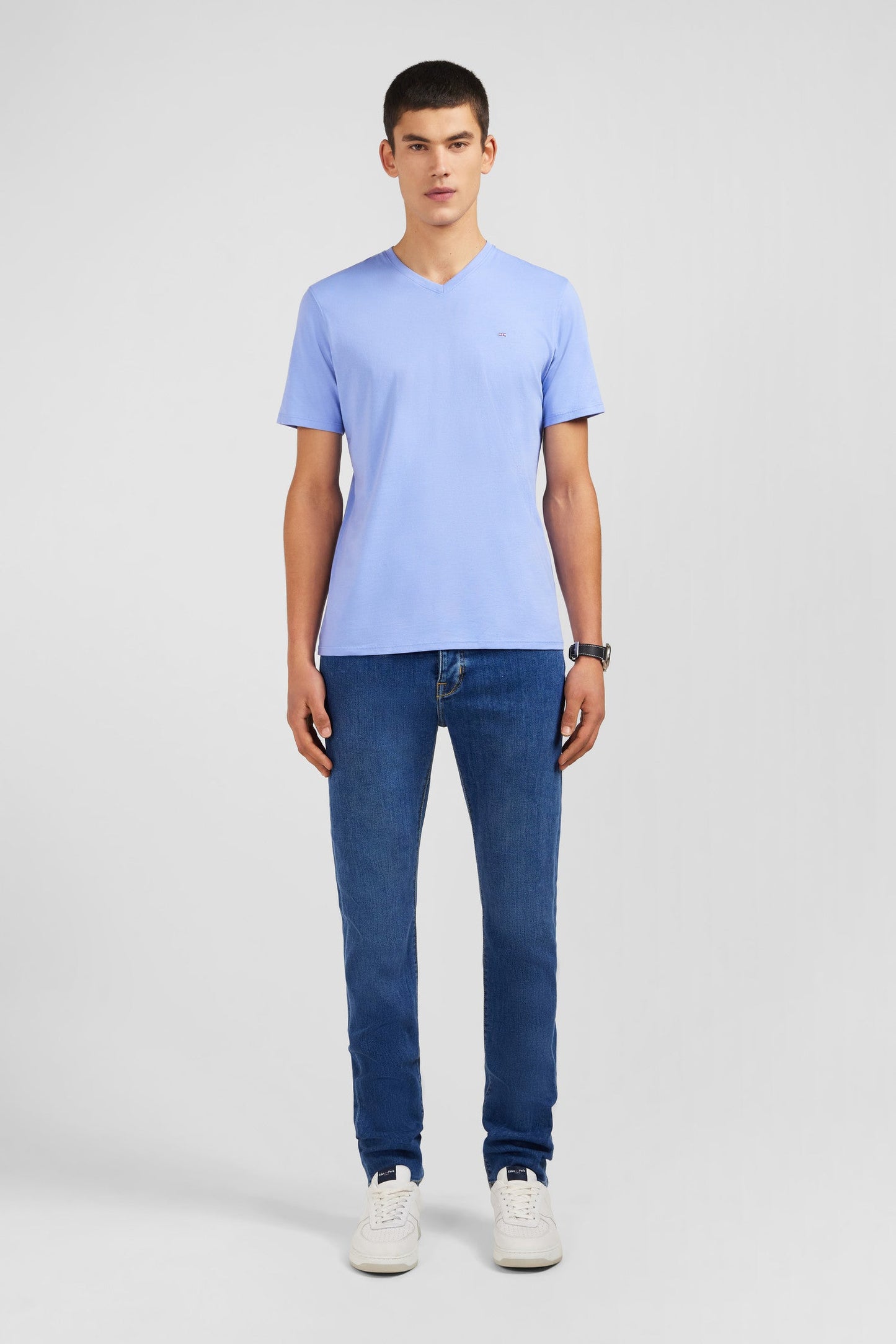 T-shirt bleu col V à manches courtes - Image 1
