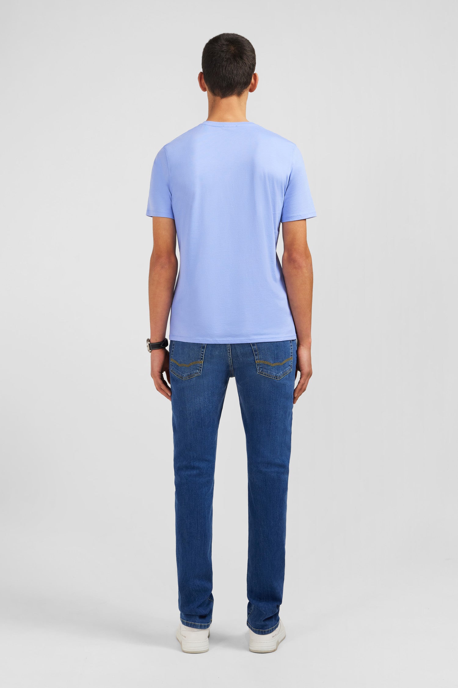 T-shirt bleu col V à manches courtes
