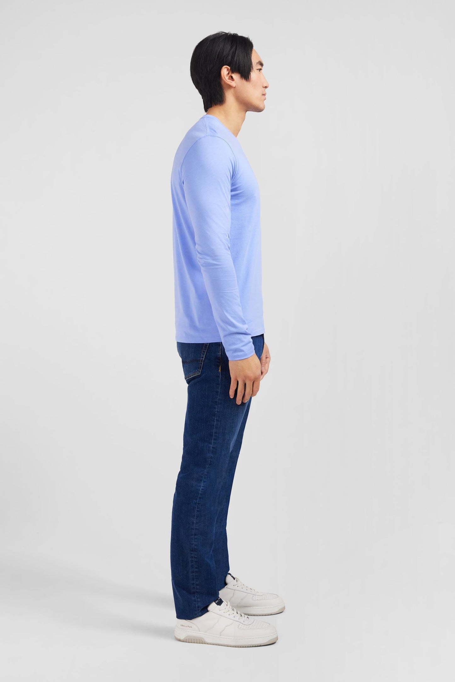 T-shirt bleu col V à manches longues - Image 6