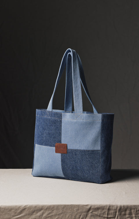 Pap'Atelier upcycled denim patchwork tote bag - Image 3