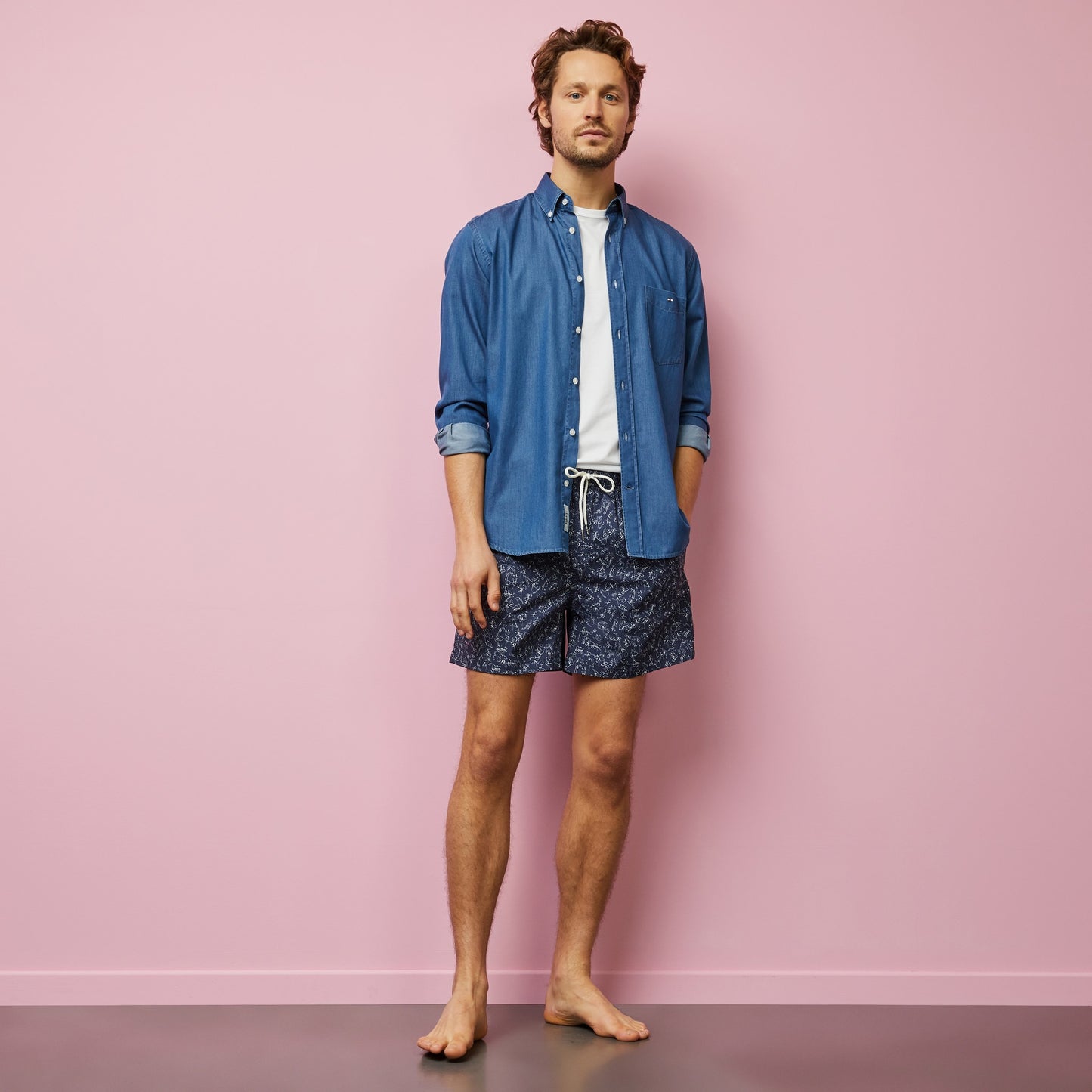 Swim shorts with exclusive leaves print