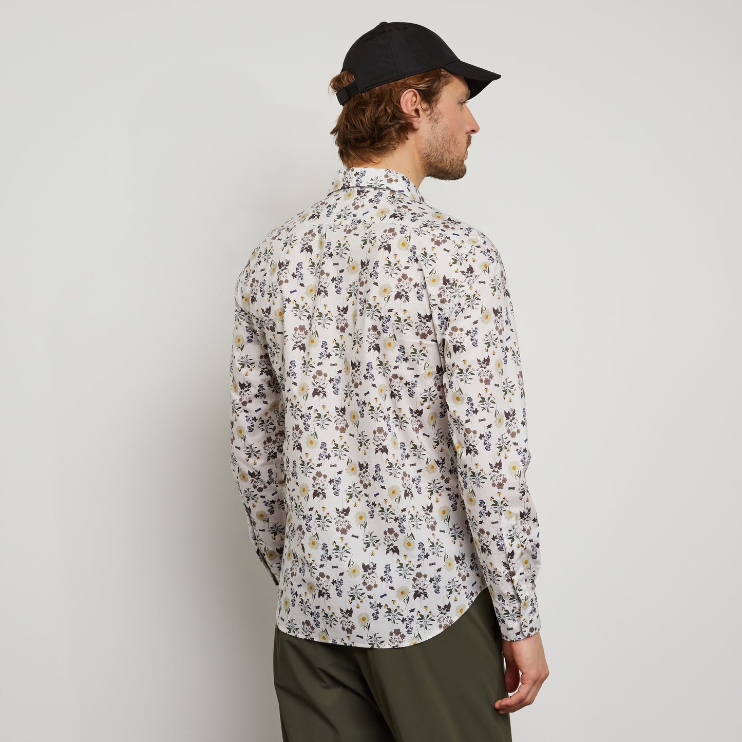 Slim fit shirt with a floral print