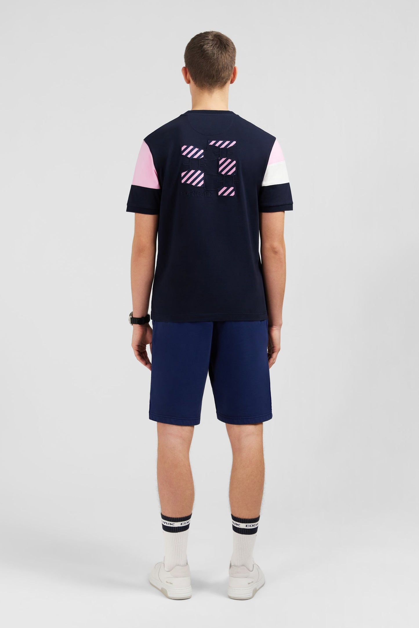 T-shirt manches courtes marine en coton emblème nœud papillon - Image 7
