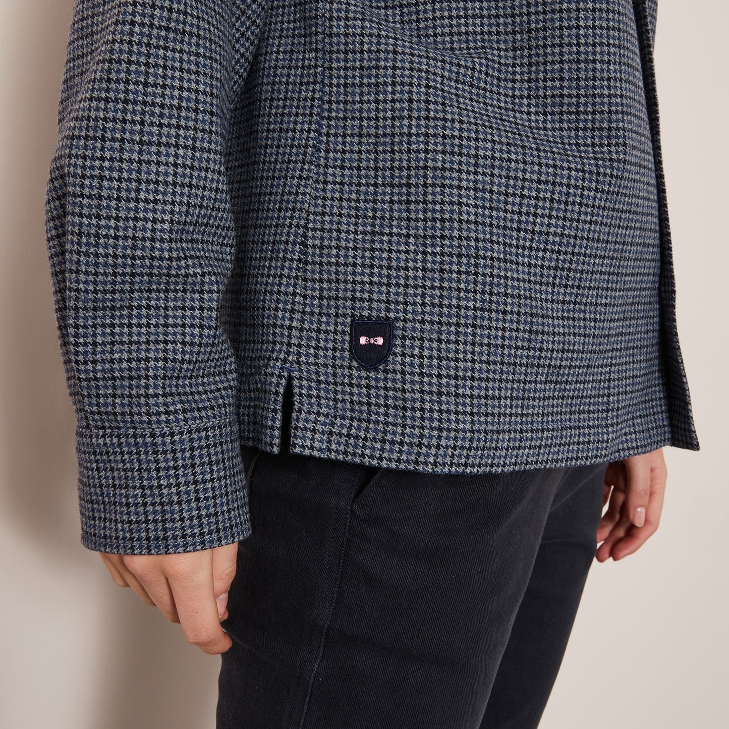 Blue overshirt with houndstooth motif