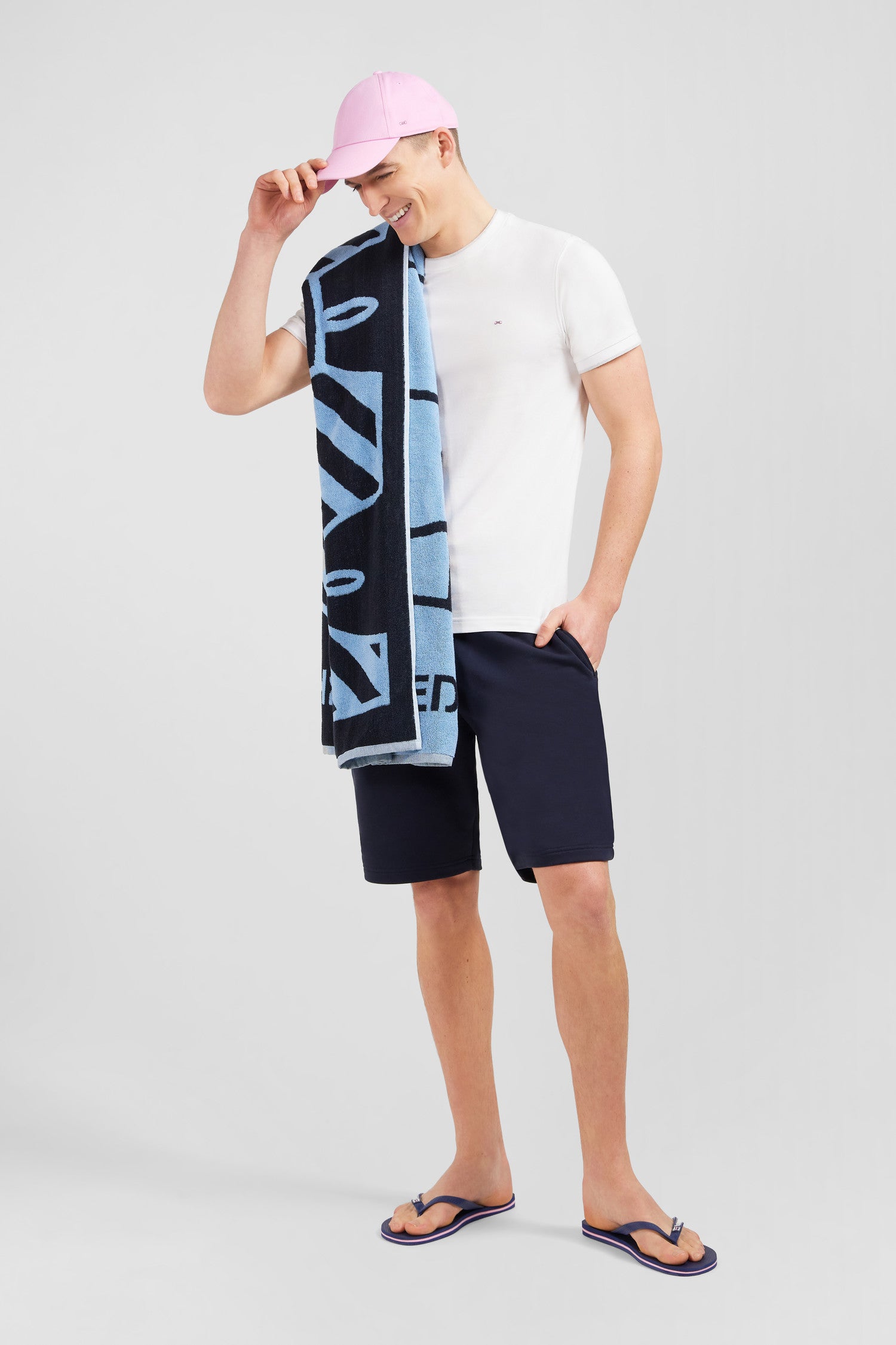 Serviette de sport bleu marine