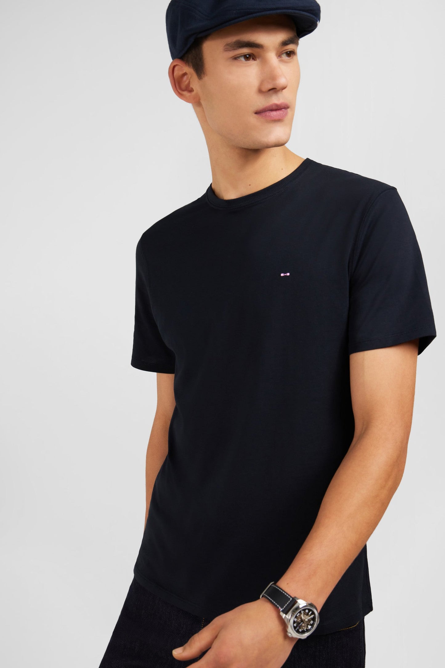 T-shirt noir col rond à manches courtes - Image 4